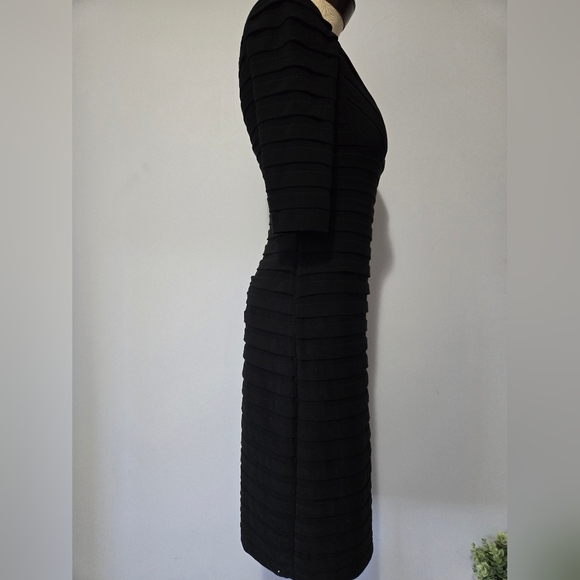 ADRIANNA PAPELL ruched black vneck midi dress with half sleeves. Size 4 - Picture 6 of 11
